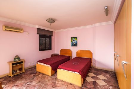 Apartamento à venda com 560m², 4 quartos e 5 vagas Apartamento à venda com 560m², 4 quartos e 5 vagasSuíte 1