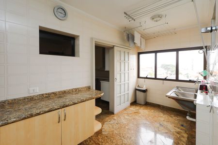 Apartamento à venda com 560m², 4 quartos e 5 vagas Apartamento à venda com 560m², 4 quartos e 5 vagasÁrea de Serviço