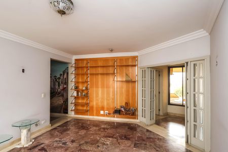 Apartamento à venda com 560m², 4 quartos e 5 vagas Apartamento à venda com 560m², 4 quartos e 5 vagasSala 2