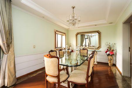 Apartamento à venda com 560m², 4 quartos e 5 vagas Apartamento à venda com 560m², 4 quartos e 5 vagasSala de Jantar