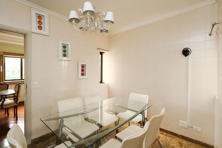 Apartamento à venda com 560m², 4 quartos e 5 vagas Apartamento à venda com 560m², 4 quartos e 5 vagasCozinha