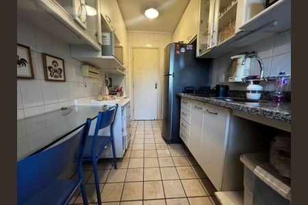 Apartamento à venda com 65m², 2 quartos e 2 vagasCozinha