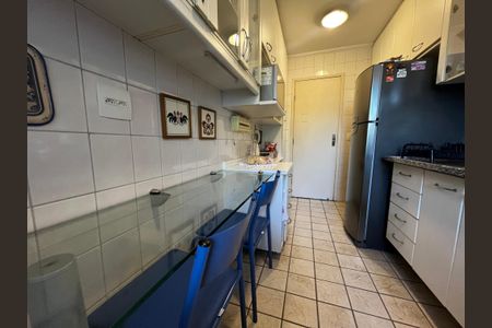 Apartamento à venda com 65m², 2 quartos e 2 vagasCozinha