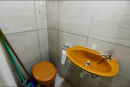 Casa à venda com 120m², 4 quartos e sem vaga Casa à venda com 120m², 4 quartos e sem vagaBanheiro de Serviço