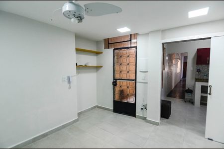 Casa à venda com 120m², 4 quartos e sem vaga Casa à venda com 120m², 4 quartos e sem vagaCopa