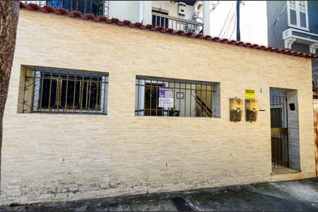 Casa à venda com 120m², 4 quartos e sem vaga Casa à venda com 120m², 4 quartos e sem vagaFachada