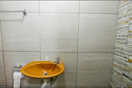 Casa à venda com 120m², 4 quartos e sem vaga Casa à venda com 120m², 4 quartos e sem vagaBanheiro de Serviço