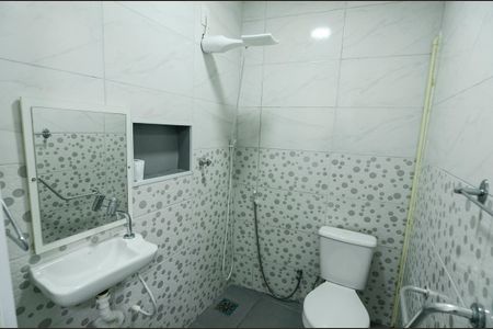 Casa à venda com 120m², 4 quartos e sem vaga Casa à venda com 120m², 4 quartos e sem vagaBanheiro 2