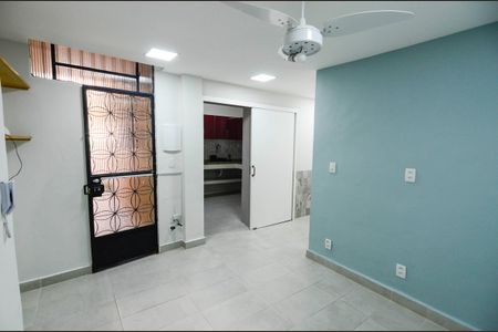 Casa à venda com 120m², 4 quartos e sem vaga Casa à venda com 120m², 4 quartos e sem vagaCopa