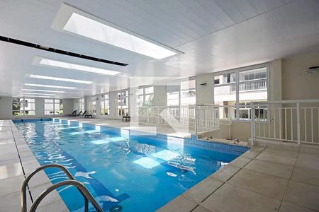 Apartamento à venda com 56m², 2 quartos e 1 vaga Apartamento à venda com 56m², 2 quartos e 1 vagaÁrea comum - Piscina