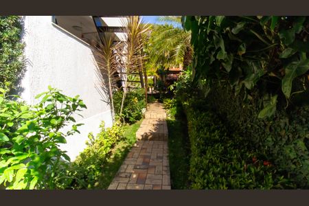 Casa de condomínio à venda com 100m², 4 quartos e sem vaga Casa de condomínio à venda com 100m², 4 quartos e sem vagaÁrea comum