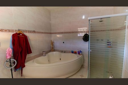 Casa de condomínio à venda com 100m², 4 quartos e sem vaga Casa de condomínio à venda com 100m², 4 quartos e sem vagaBanheiro/Suite