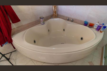 Casa de condomínio à venda com 100m², 4 quartos e sem vaga Casa de condomínio à venda com 100m², 4 quartos e sem vagaBanheiro/Suite