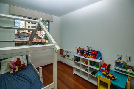 Apartamento à venda com 180m², 3 quartos e 4 vagas Apartamento à venda com 180m², 3 quartos e 4 vagasQuarto 1