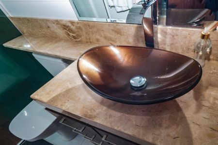 Apartamento à venda com 180m², 3 quartos e 4 vagas Apartamento à venda com 180m², 3 quartos e 4 vagasBanheiro da Suíte