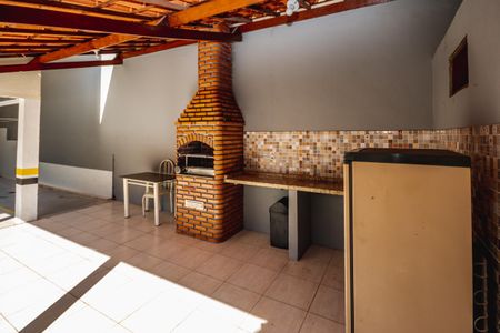 Apartamento à venda com 180m², 3 quartos e 4 vagas Apartamento à venda com 180m², 3 quartos e 4 vagasÁrea comum - Churrasqueira