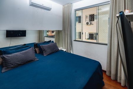 Apartamento à venda com 180m², 3 quartos e 4 vagas Apartamento à venda com 180m², 3 quartos e 4 vagasSuíte