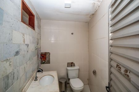 Apartamento à venda com 180m², 3 quartos e 4 vagas Apartamento à venda com 180m², 3 quartos e 4 vagasÁrea comum - Lavabo