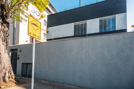 Apartamento à venda com 180m², 3 quartos e 4 vagas Apartamento à venda com 180m², 3 quartos e 4 vagasFachada