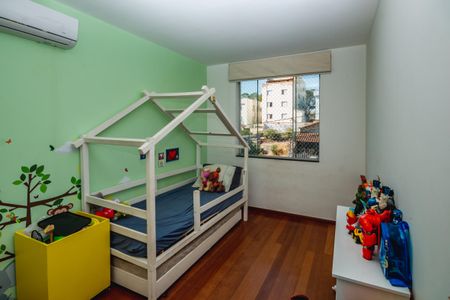 Apartamento à venda com 180m², 3 quartos e 4 vagas Apartamento à venda com 180m², 3 quartos e 4 vagasQuarto 1