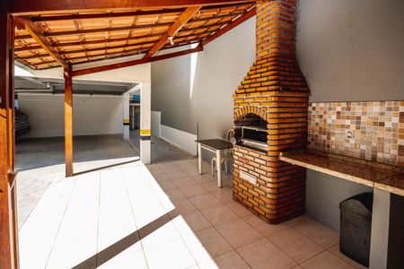 Apartamento à venda com 180m², 3 quartos e 4 vagas Apartamento à venda com 180m², 3 quartos e 4 vagasÁrea comum - Churrasqueira