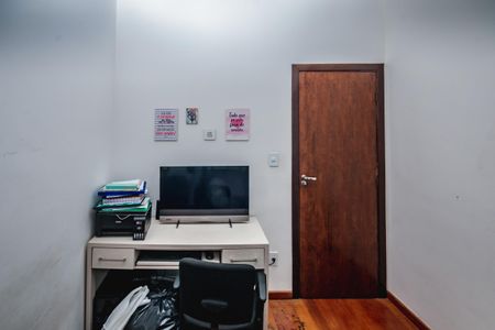 Apartamento à venda com 180m², 3 quartos e 4 vagas Apartamento à venda com 180m², 3 quartos e 4 vagasQuarto 2