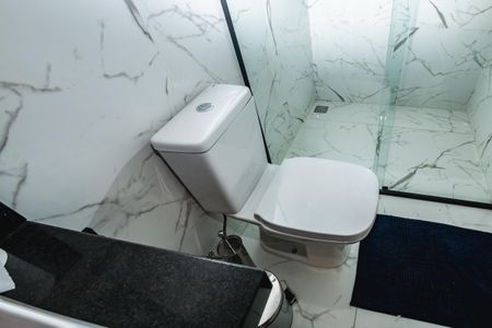 Apartamento à venda com 180m², 3 quartos e 4 vagas Apartamento à venda com 180m², 3 quartos e 4 vagasBanheiro Social 2