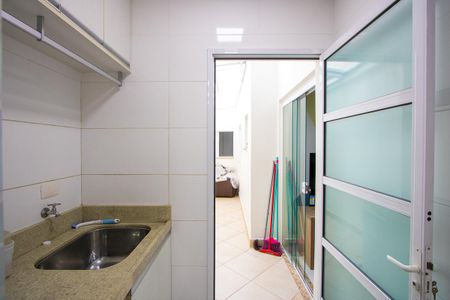 Apartamento à venda com 80m², 3 quartos e 2 vagas Apartamento à venda com 80m², 3 quartos e 2 vagasÁrea de serviço