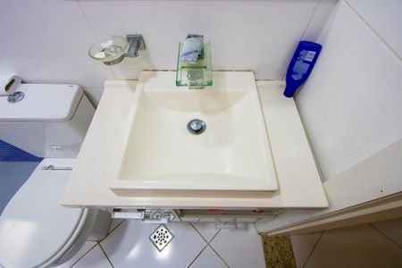 Apartamento à venda com 80m², 3 quartos e 2 vagas Apartamento à venda com 80m², 3 quartos e 2 vagasBanheiro social