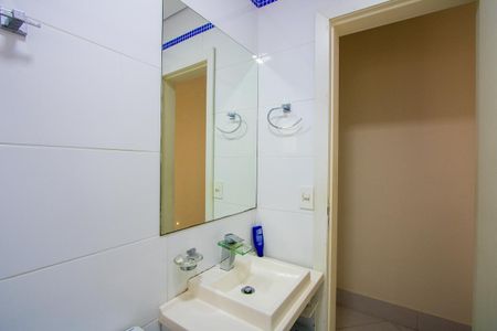 Apartamento à venda com 80m², 3 quartos e 2 vagas Apartamento à venda com 80m², 3 quartos e 2 vagasBanheiro social
