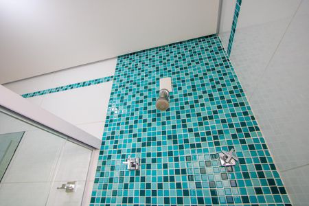 Apartamento à venda com 80m², 3 quartos e 2 vagas Apartamento à venda com 80m², 3 quartos e 2 vagasBanheiro da Suíte