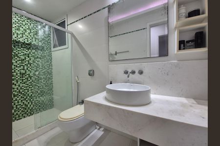 Apartamento à venda com 180m², 3 quartos e 2 vagas Apartamento à venda com 180m², 3 quartos e 2 vagasBanheiro