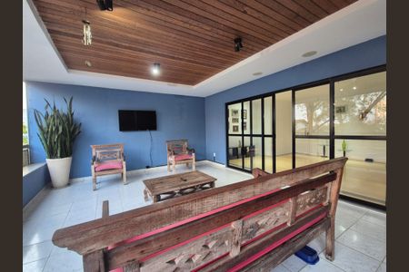 Apartamento à venda com 180m², 3 quartos e 2 vagas Apartamento à venda com 180m², 3 quartos e 2 vagasVaranda