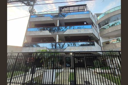 Apartamento à venda com 180m², 3 quartos e 2 vagas Apartamento à venda com 180m², 3 quartos e 2 vagasFachada