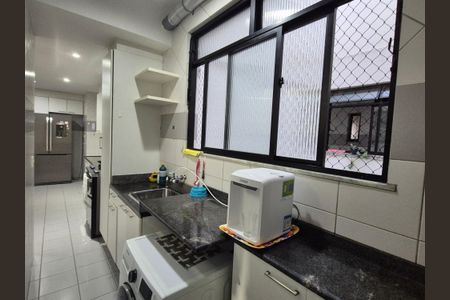 Apartamento à venda com 180m², 3 quartos e 2 vagas Apartamento à venda com 180m², 3 quartos e 2 vagasÁrea de Serviço