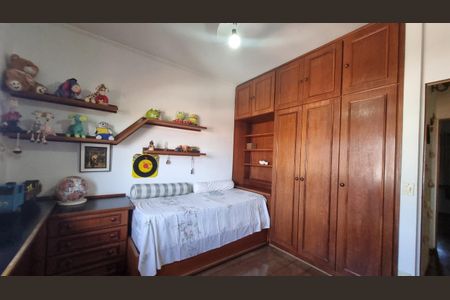 Casa de condomínio à venda com 221m², 4 quartos e 2 vagas