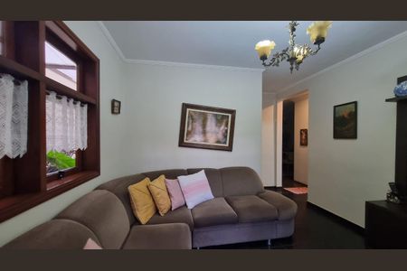 Casa de condomínio à venda com 221m², 4 quartos e 2 vagas