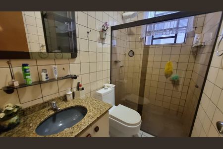 Casa de condomínio à venda com 221m², 4 quartos e 2 vagas