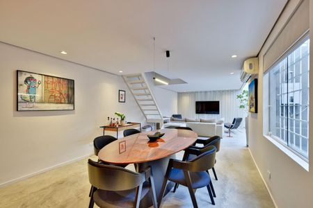 Casa à venda com 160m², 3 quartos e 2 vagas