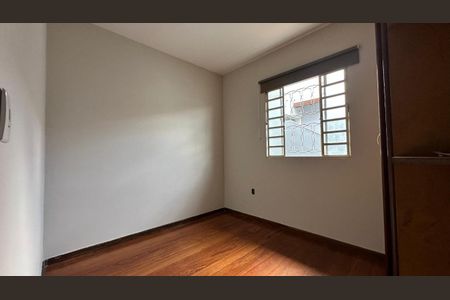 Casa à venda com 180m², 3 quartos e 2 vagas