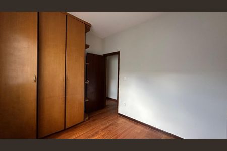 Casa à venda com 180m², 3 quartos e 2 vagas