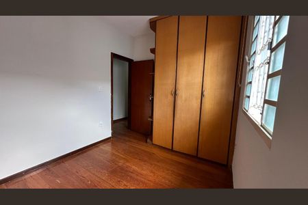 Casa à venda com 180m², 3 quartos e 2 vagas