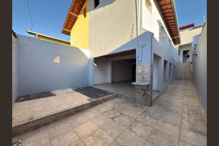 Casa à venda com 180m², 3 quartos e 2 vagas
