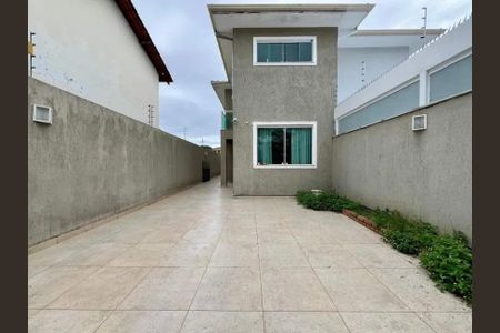 Casa à venda com 238m², 3 quartos e 3 vagas