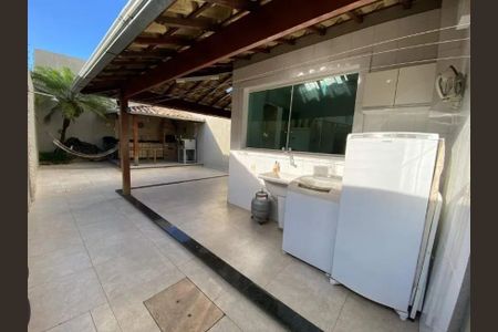 Casa à venda com 238m², 3 quartos e 3 vagas
