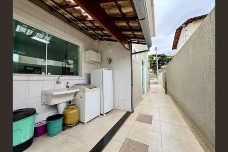 Casa à venda com 238m², 3 quartos e 3 vagas