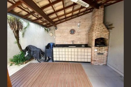 Casa à venda com 238m², 3 quartos e 3 vagas