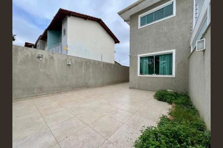 Casa à venda com 238m², 3 quartos e 3 vagas
