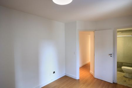 Apartamento à venda com 268m², 4 quartos e 6 vagasSuíte 2 
