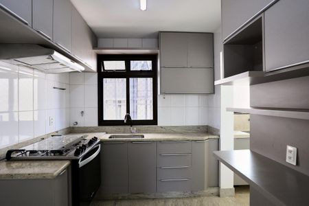 Apartamento à venda com 268m², 4 quartos e 6 vagasCozinha